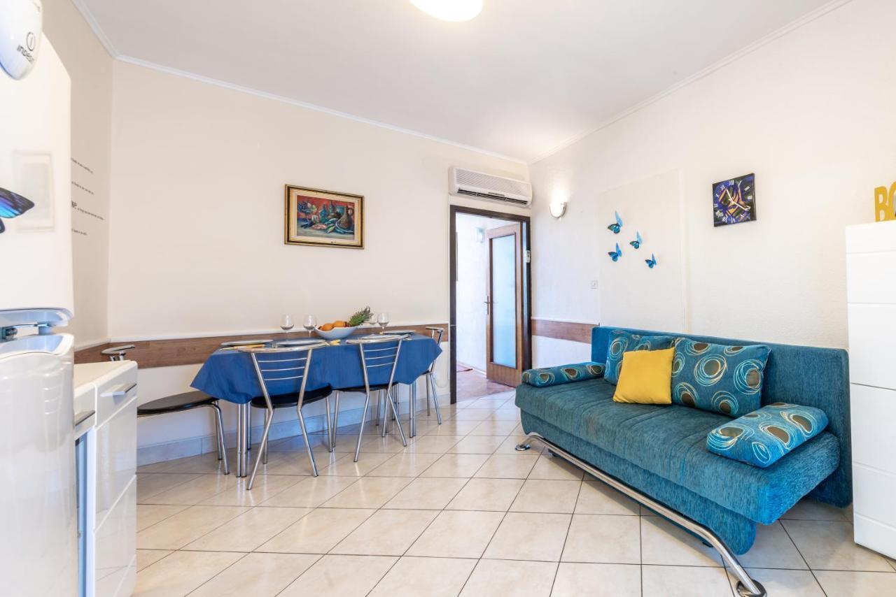 Lia Apartment *